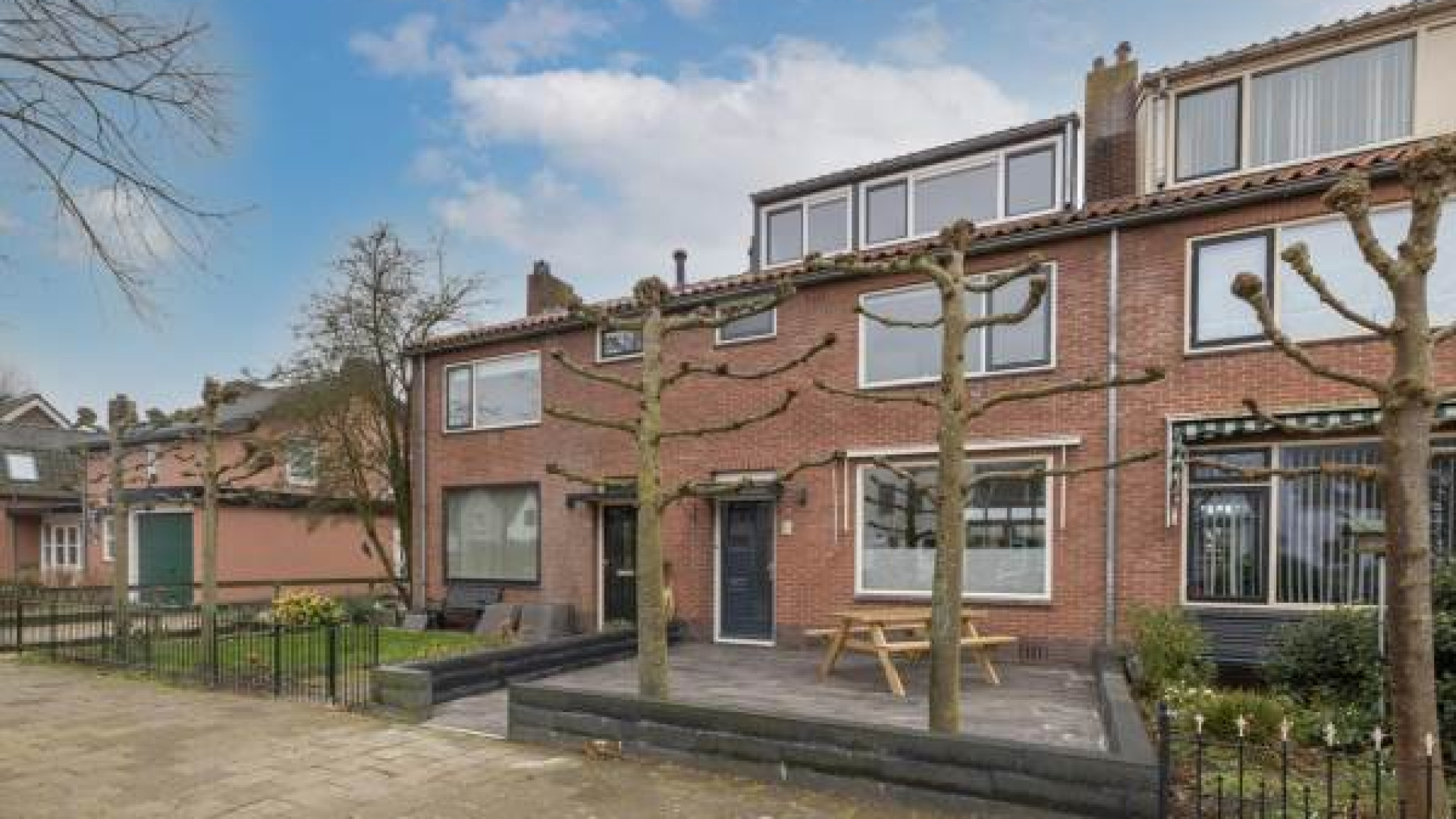 Dit is de knusse woning  van door hartfalen getroffen Chimene van Oosterhout. Zie foto's