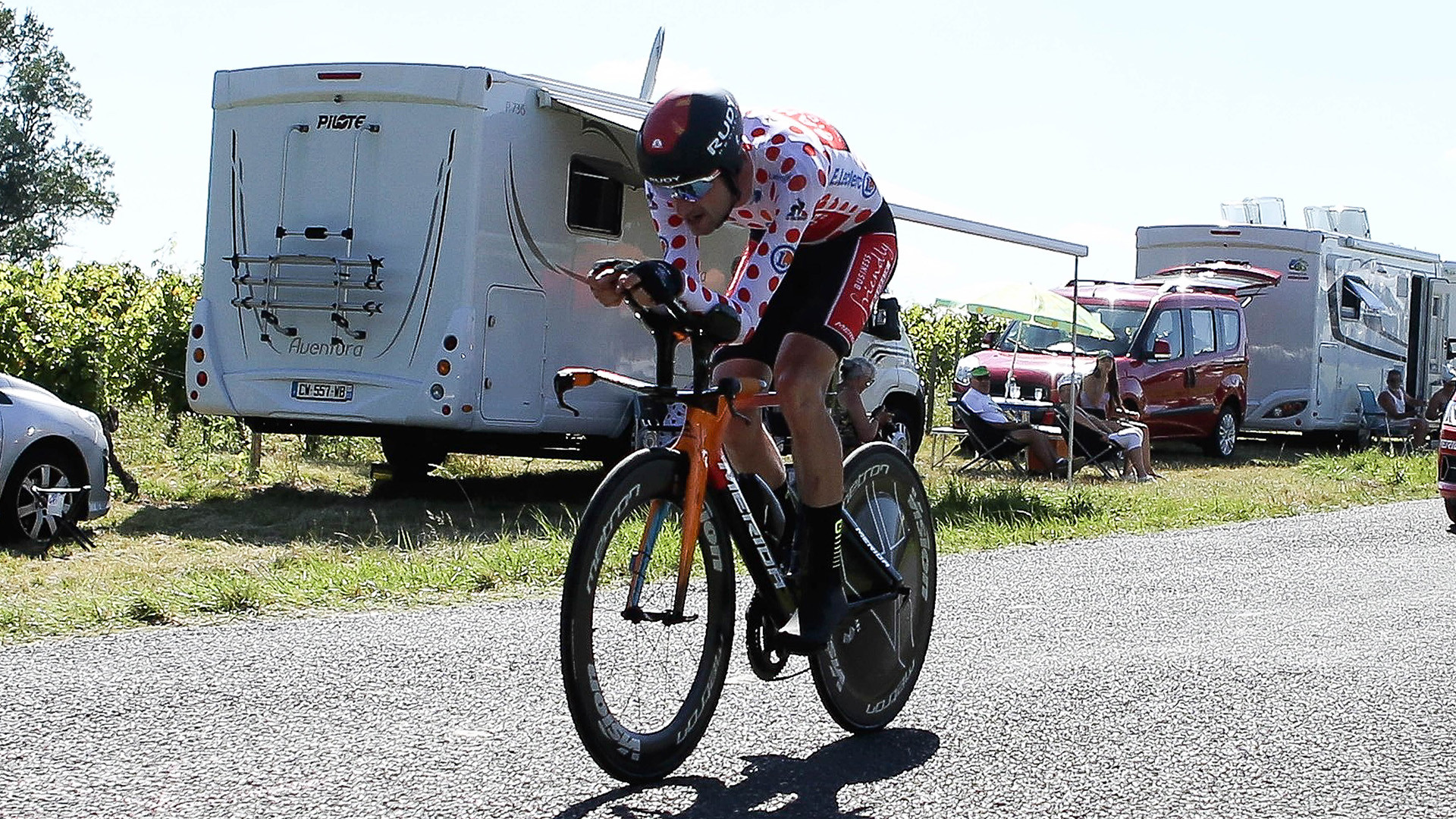 Kort voor zijn overwinning in de Tour de France kocht Wouter Poels dit appartement. Zie foto's 1