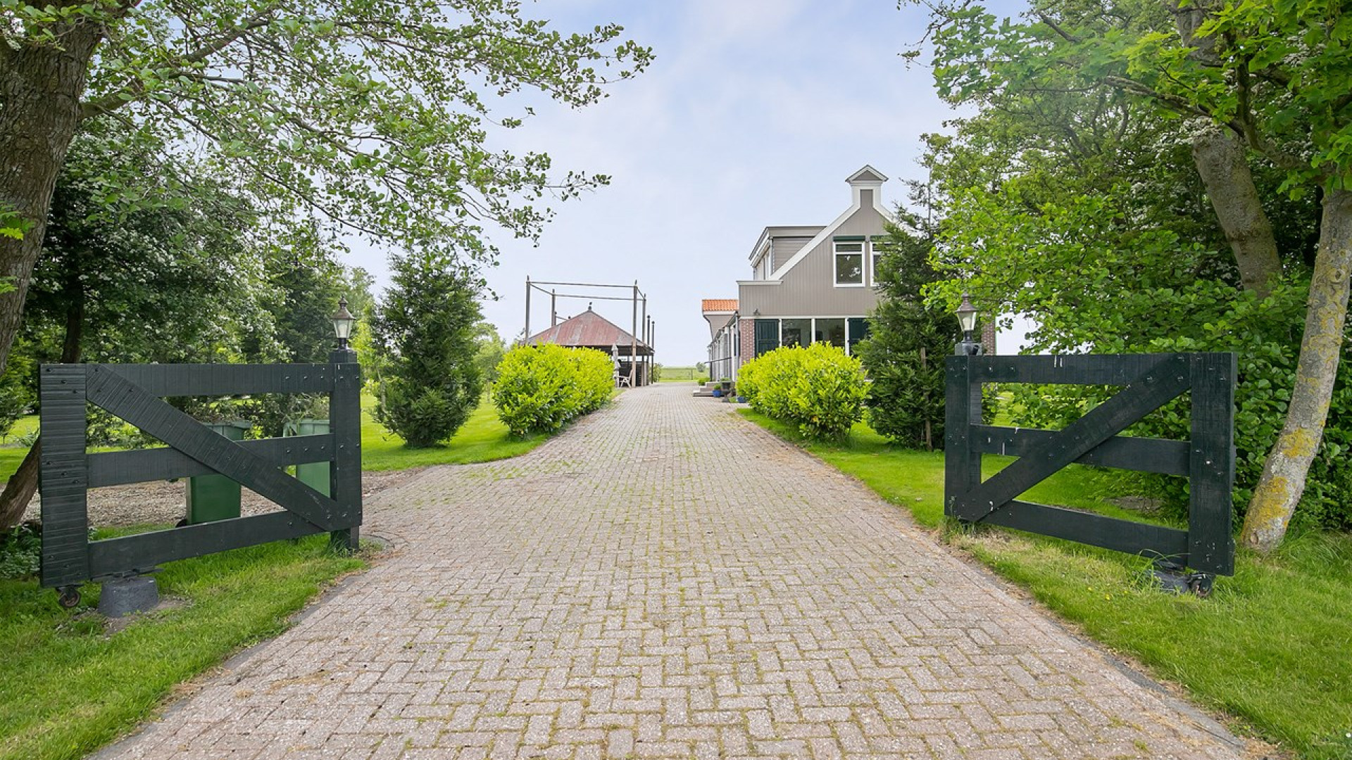 VERKOCHT:  TV presentator Marc Klein Esssink  verkoopt woonboerderij tegen de hoofdprijs. Zie foto's 3