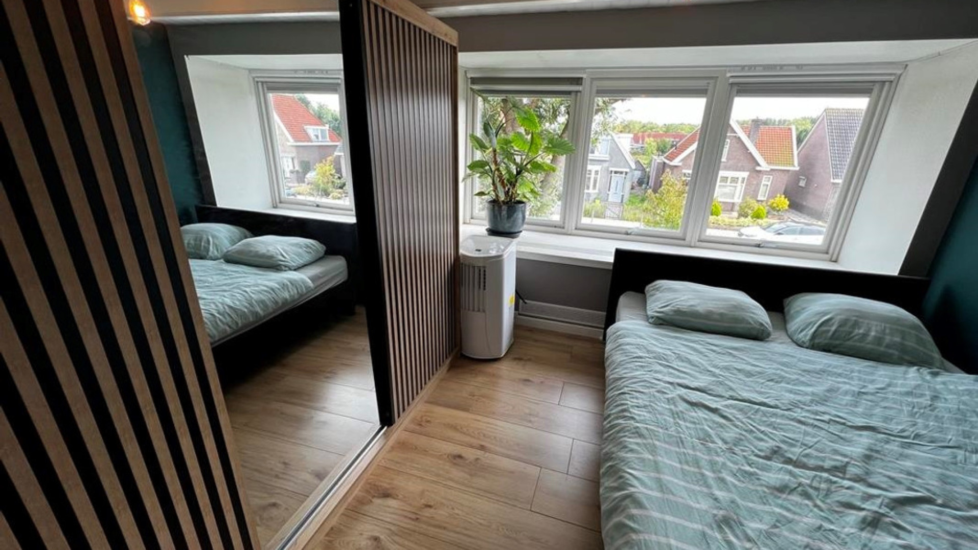 TV Kok Hugo Kennis van Eigen Huis en Tuin zet zijn leuke knusse woning in Oostzaan te koop. Zie foto's 10