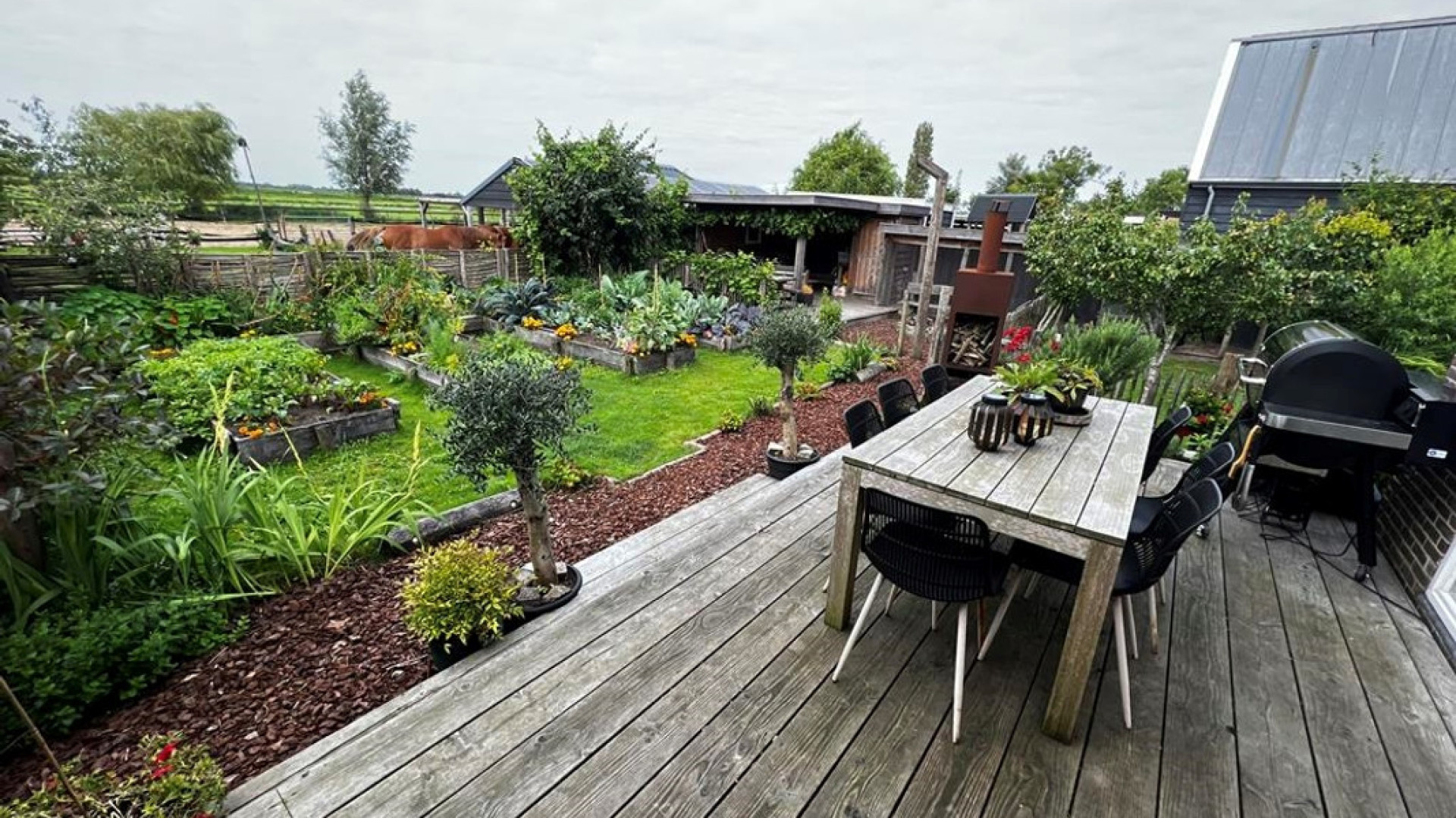TV Kok Hugo Kennis van Eigen Huis en Tuin zet zijn leuke knusse woning in Oostzaan te koop. Zie foto's 15