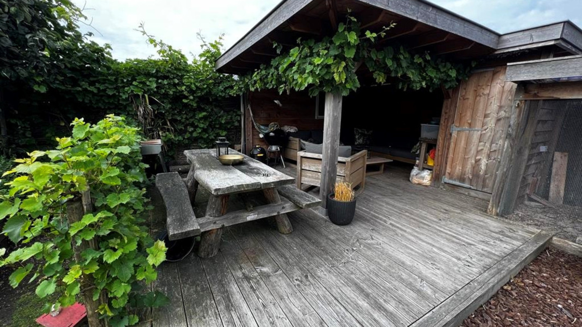 TV Kok Hugo Kennis van Eigen Huis en Tuin zet zijn leuke knusse woning in Oostzaan te koop. Zie foto's 17