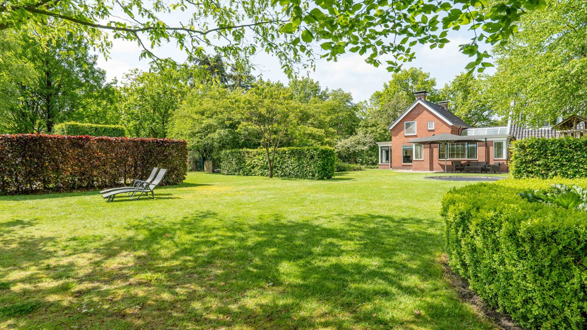Marco Schuitmaker koopt hemels mooi landhuis. Zie foto's 20