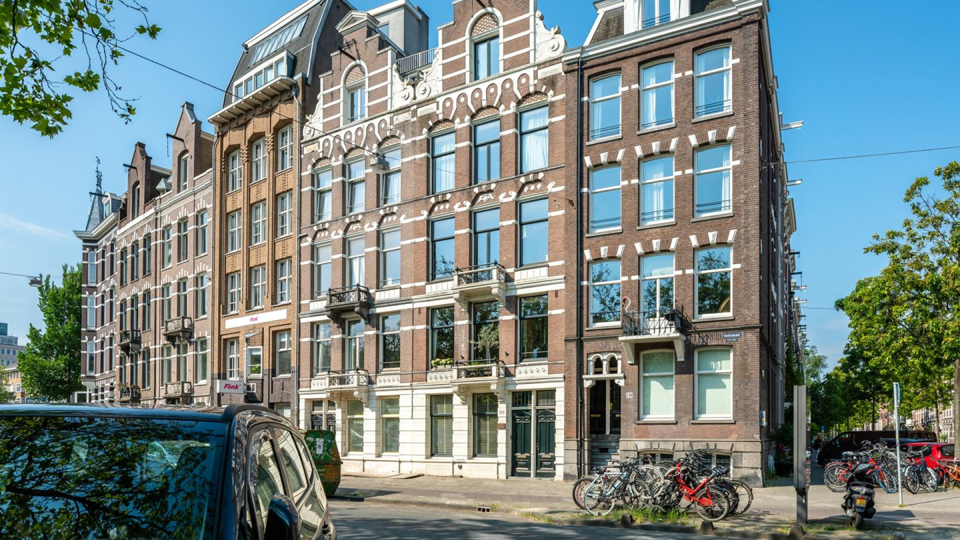 Ruud de Wild koopt kort na breuk dit eigen appartement bij de Jordaan in Amsterdam. Zie foto's 2