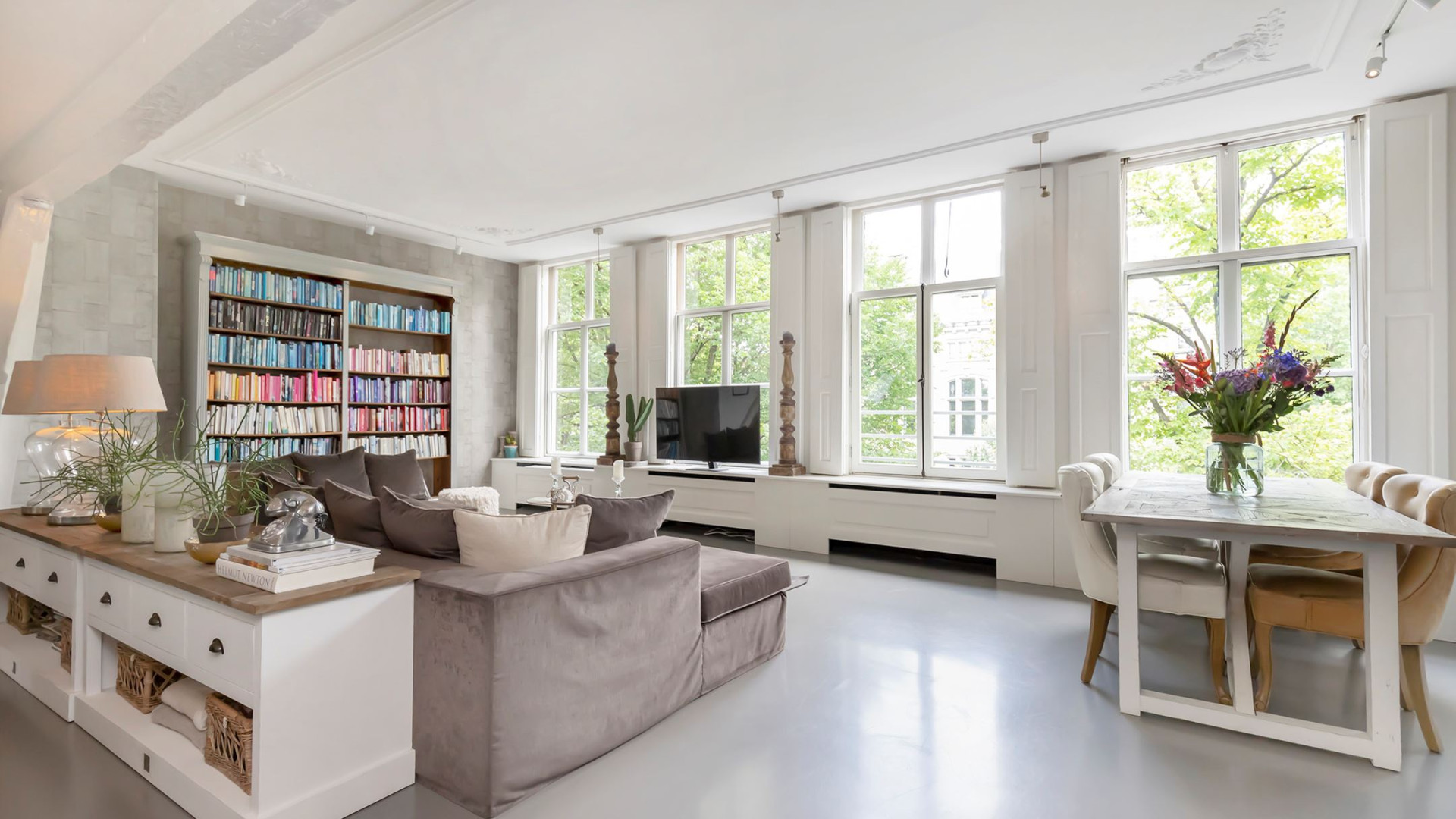 Sonja Bakker zet haar prachtige Amsterdamse penthouse aan de Herengracht te koop. Zie foto's 2
