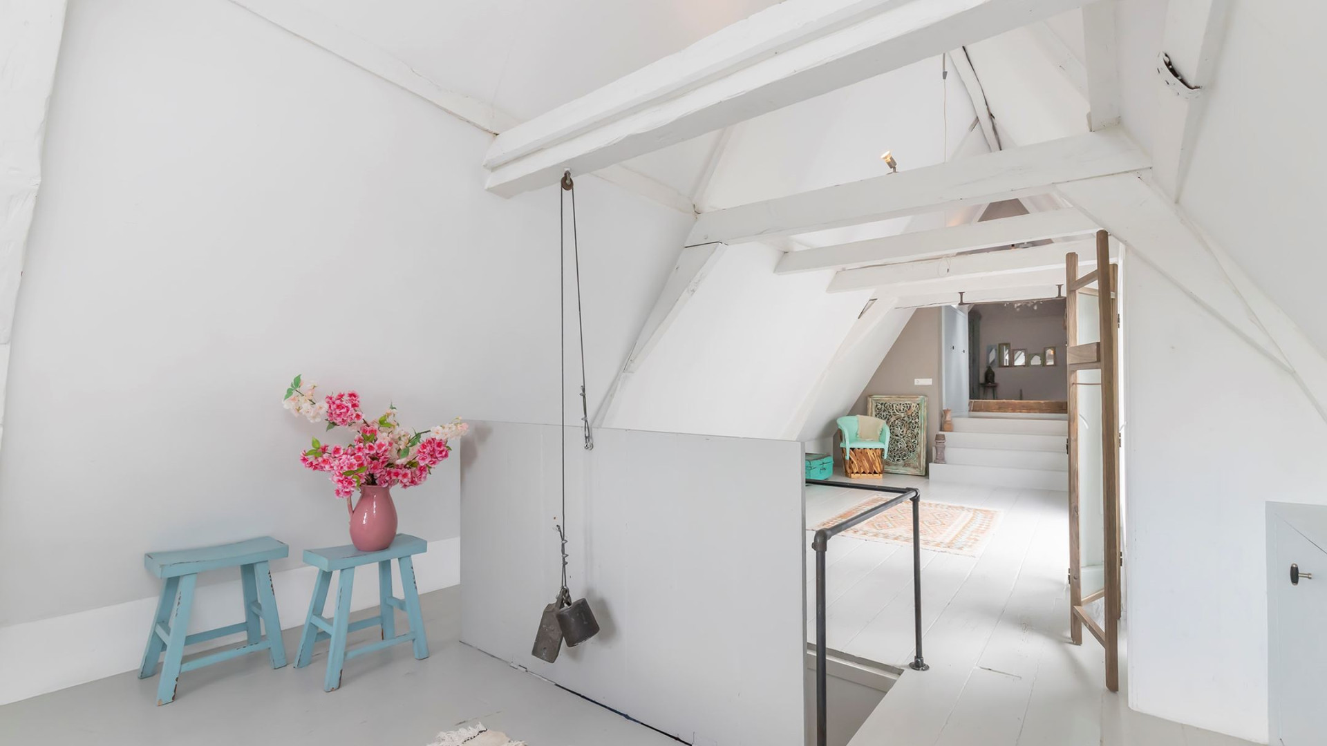Sonja Bakker zet haar prachtige Amsterdamse penthouse aan de Herengracht te koop. Zie foto's 16