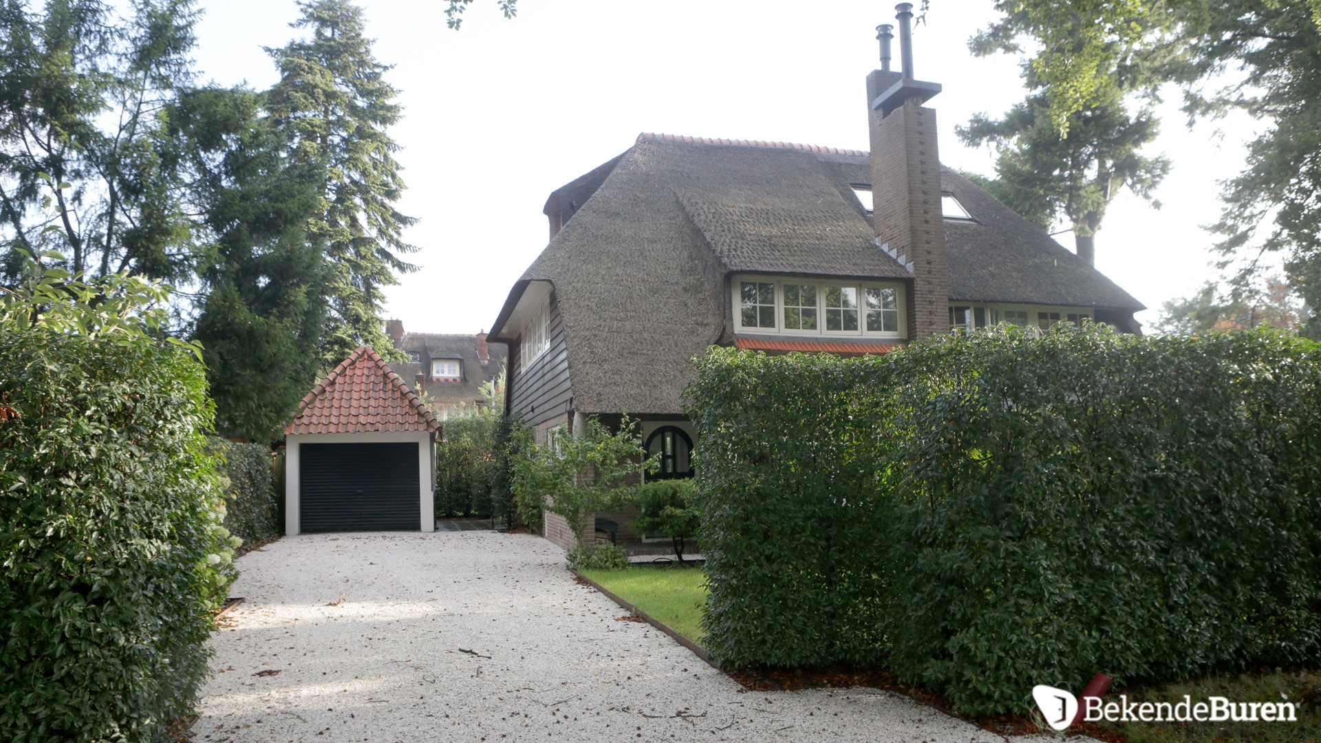 Leontine Borsato koopt romantisch landhuis in het Gooi.  Zie foto's 4