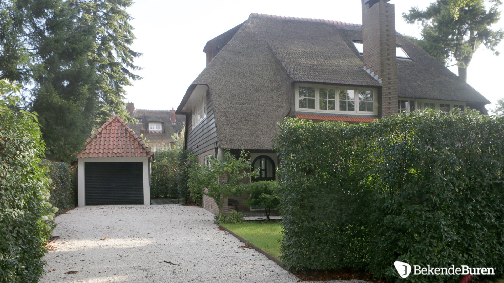 Leontine Borsato koopt romantisch landhuis in het Gooi.  Zie foto's 8