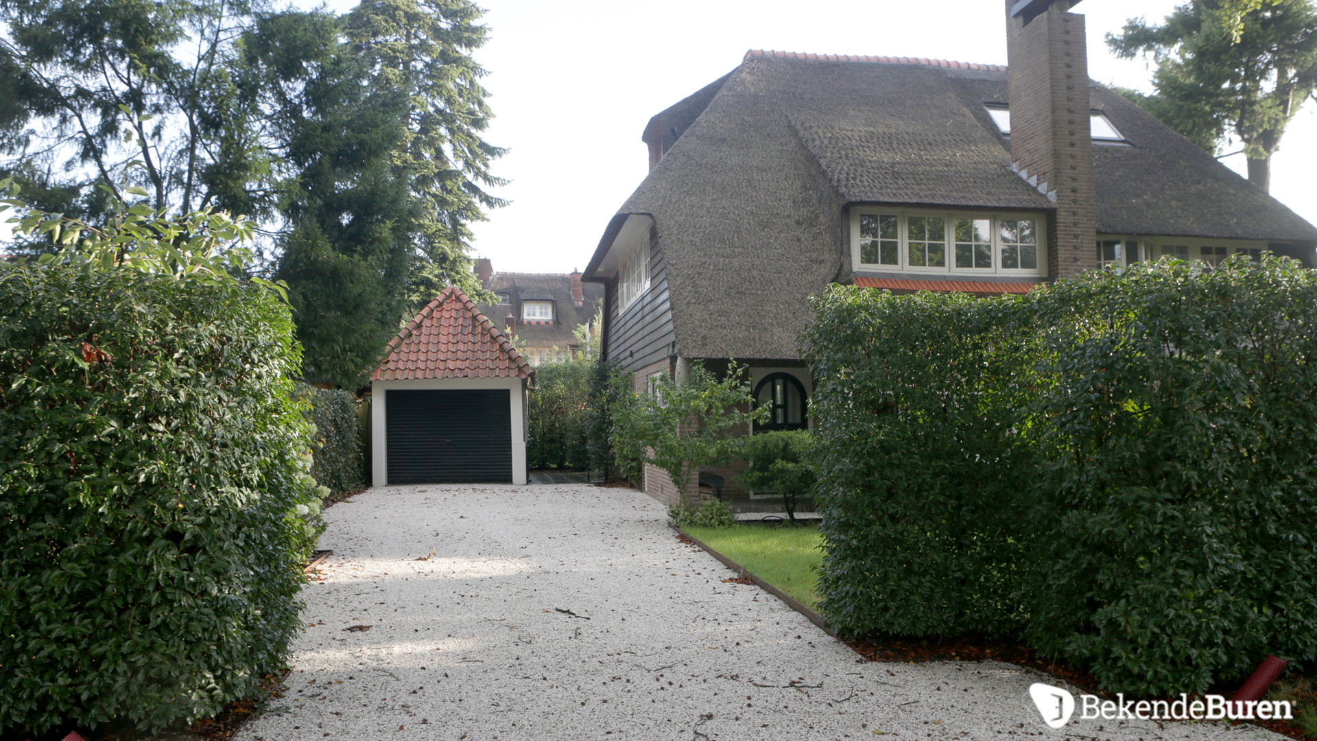 Leontine Borsato koopt romantisch landhuis in het Gooi.  Zie foto's 9