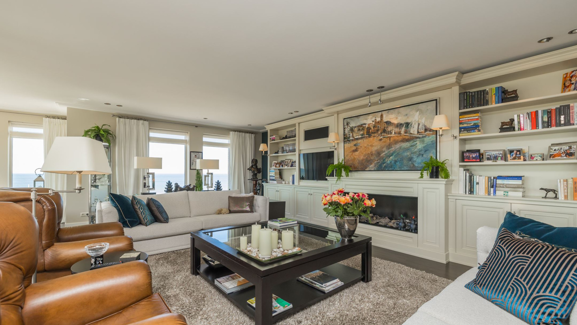 Luxe appartement Louis van Gaal met vette winst verkocht. Zie foto's 15