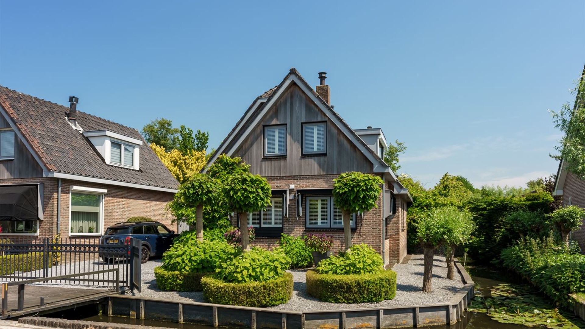 Carlo Boszhard zet zijn luxe villa in Landsmeer te koop. Zie de foto's 2