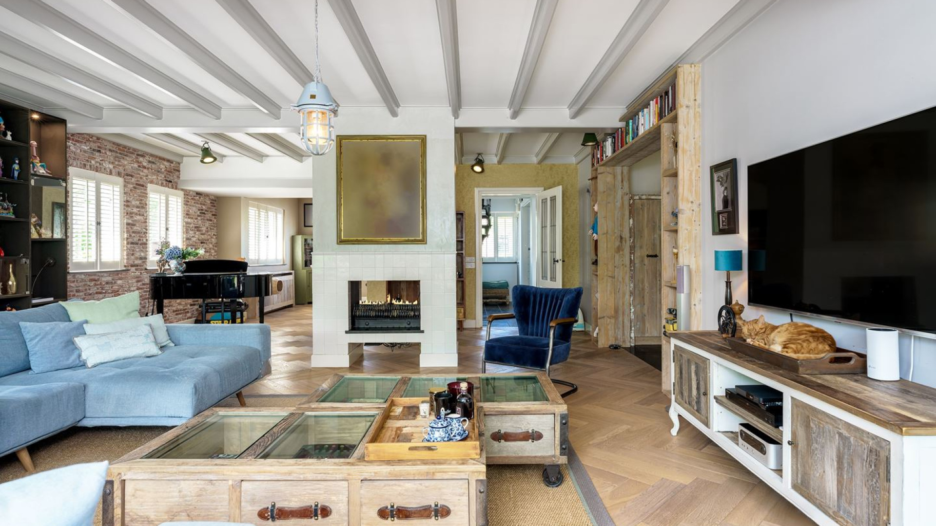 Carlo Boszhard zet zijn luxe villa in Landsmeer te koop. Zie de foto's 12