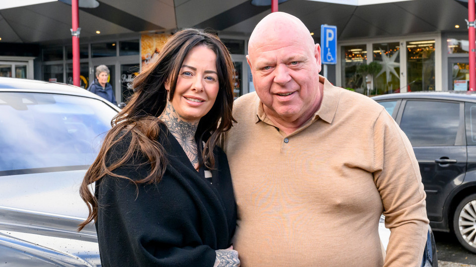 Jongste zoon is doodsbang voor zijn moeder Wendy van Hout, vriendin van Peter Gillis