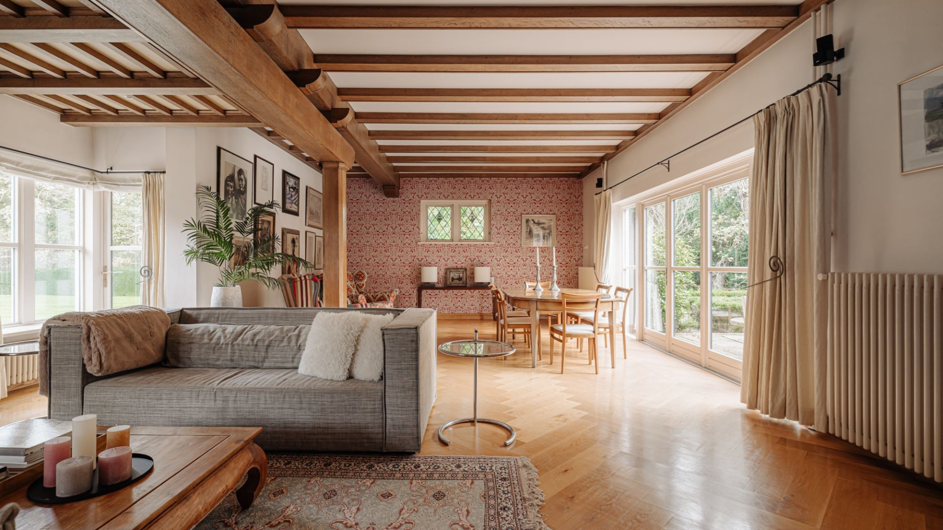 Deze tV producent zet hakbijl in de vraagprijs van zijn miljoenen villa. Zie foto's 5