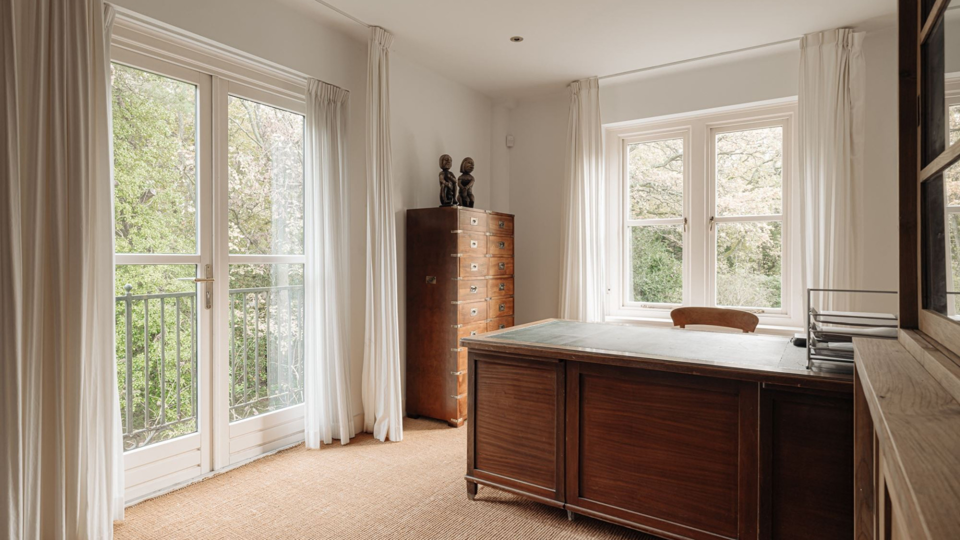Deze tV producent zet hakbijl in de vraagprijs van zijn miljoenen villa. Zie foto's 9