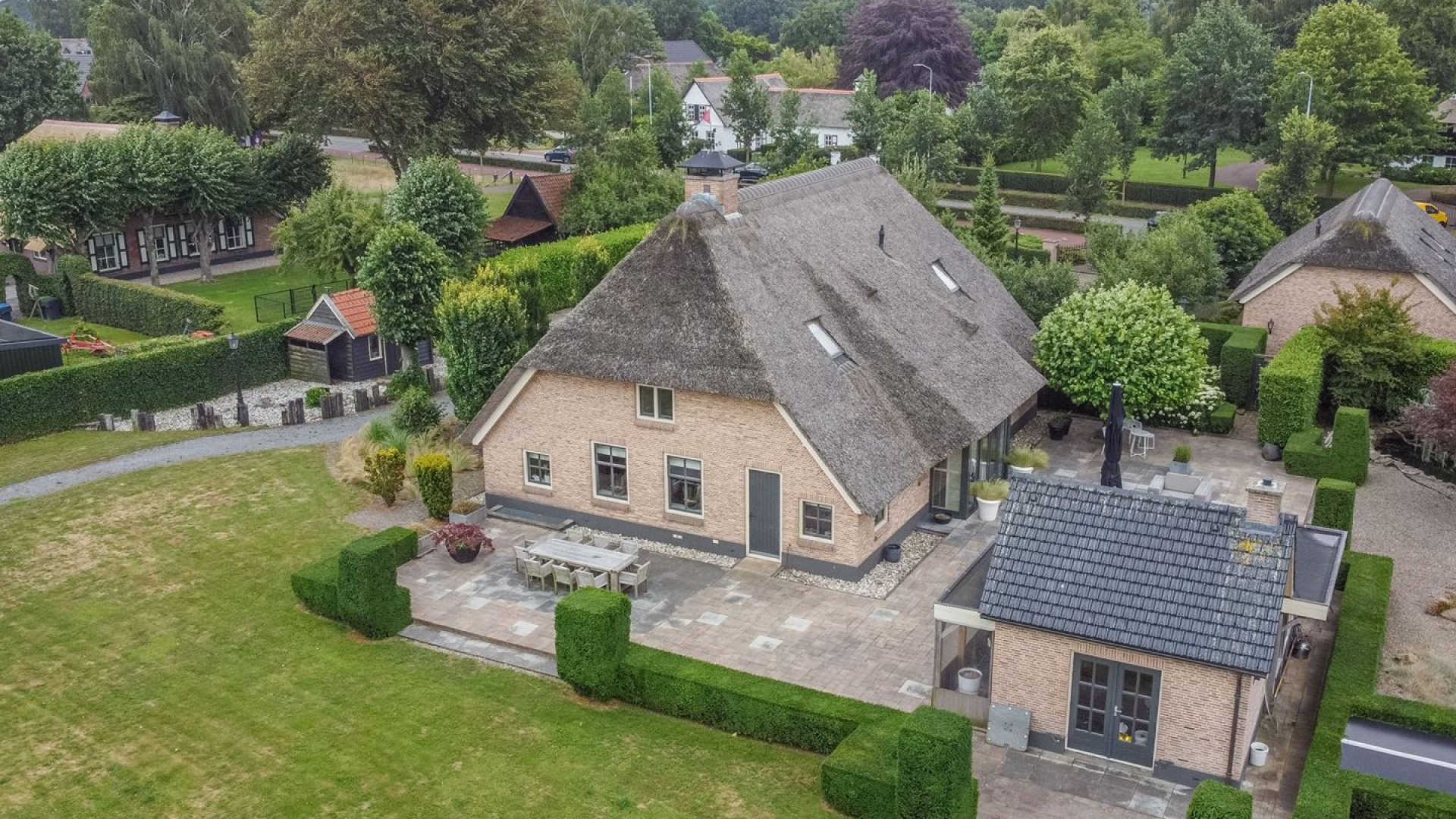 ZIEN: Binnenkijken in scheidingsboerderij van Marianne en Henk Timmer. 2