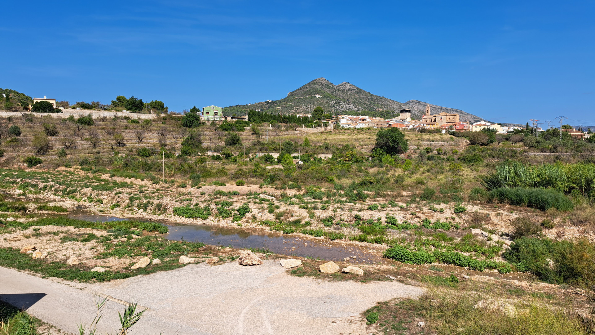 Bekendeburen heeft voor weinig geld dit leuke klushuis in Spanje te koop. Zie foto's 12