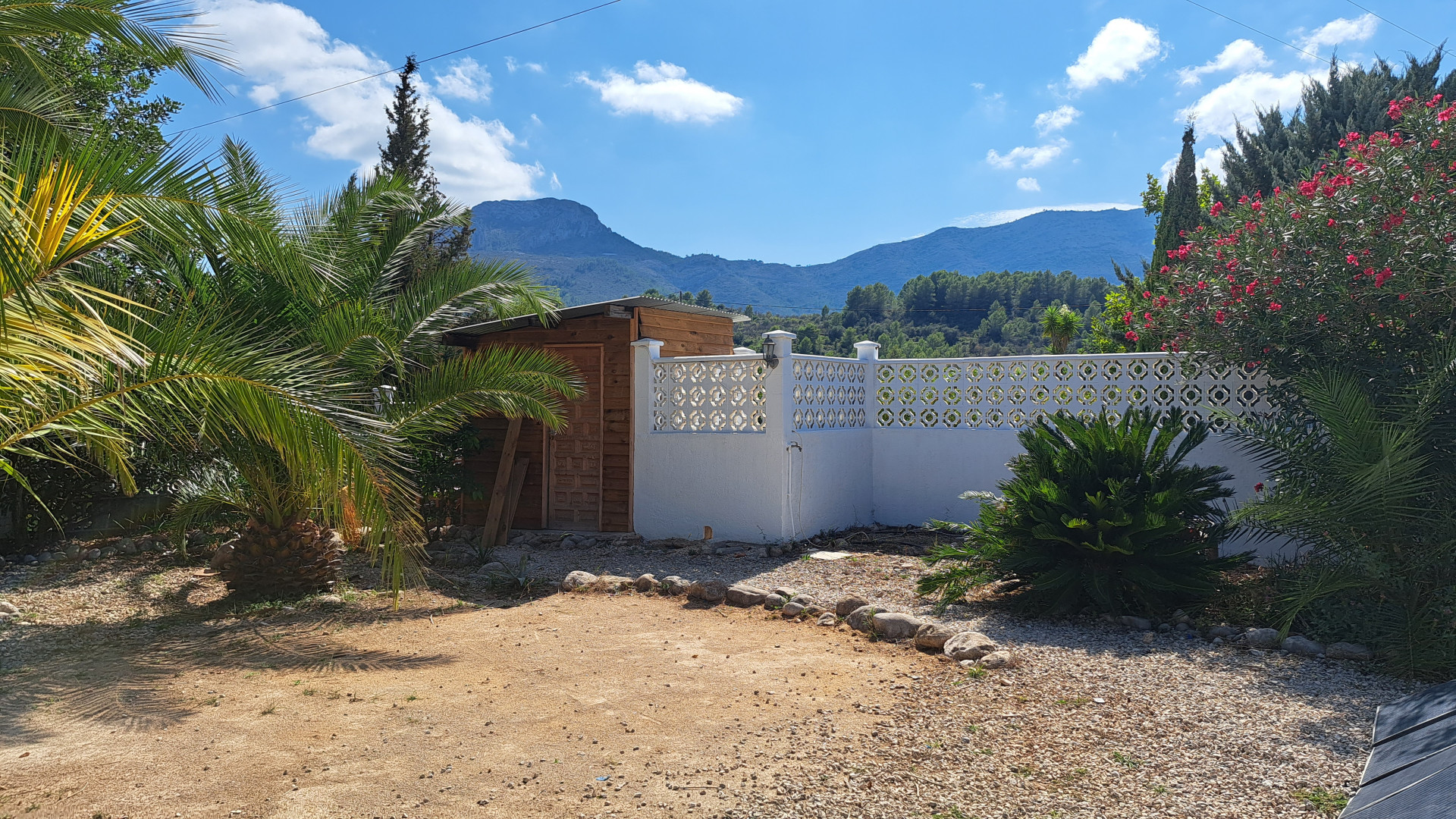 Bekendeburen heeft voor weinig geld dit leuke klushuis in Spanje te koop. Zie foto's 1