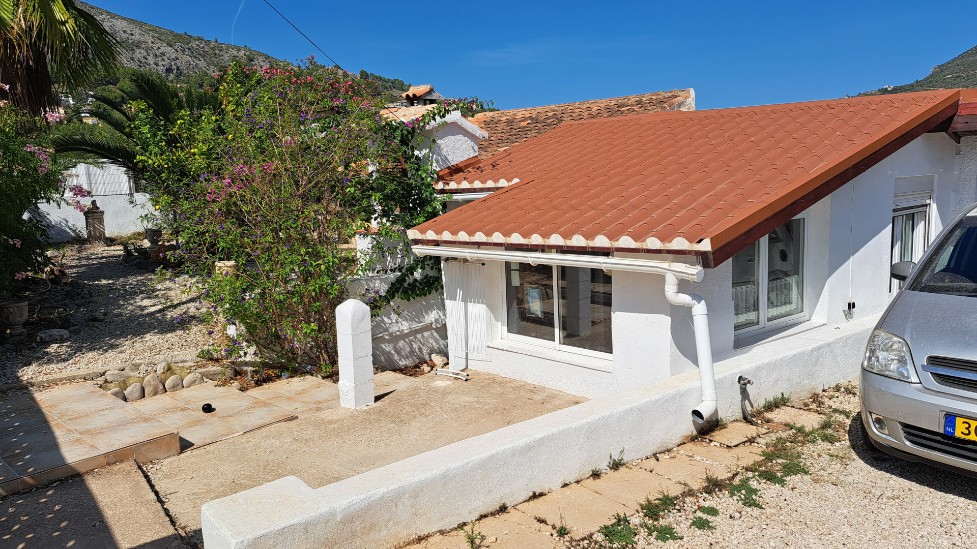 Bekendeburen heeft voor weinig geld dit leuke klushuis in Spanje te koop. Zie foto's 3