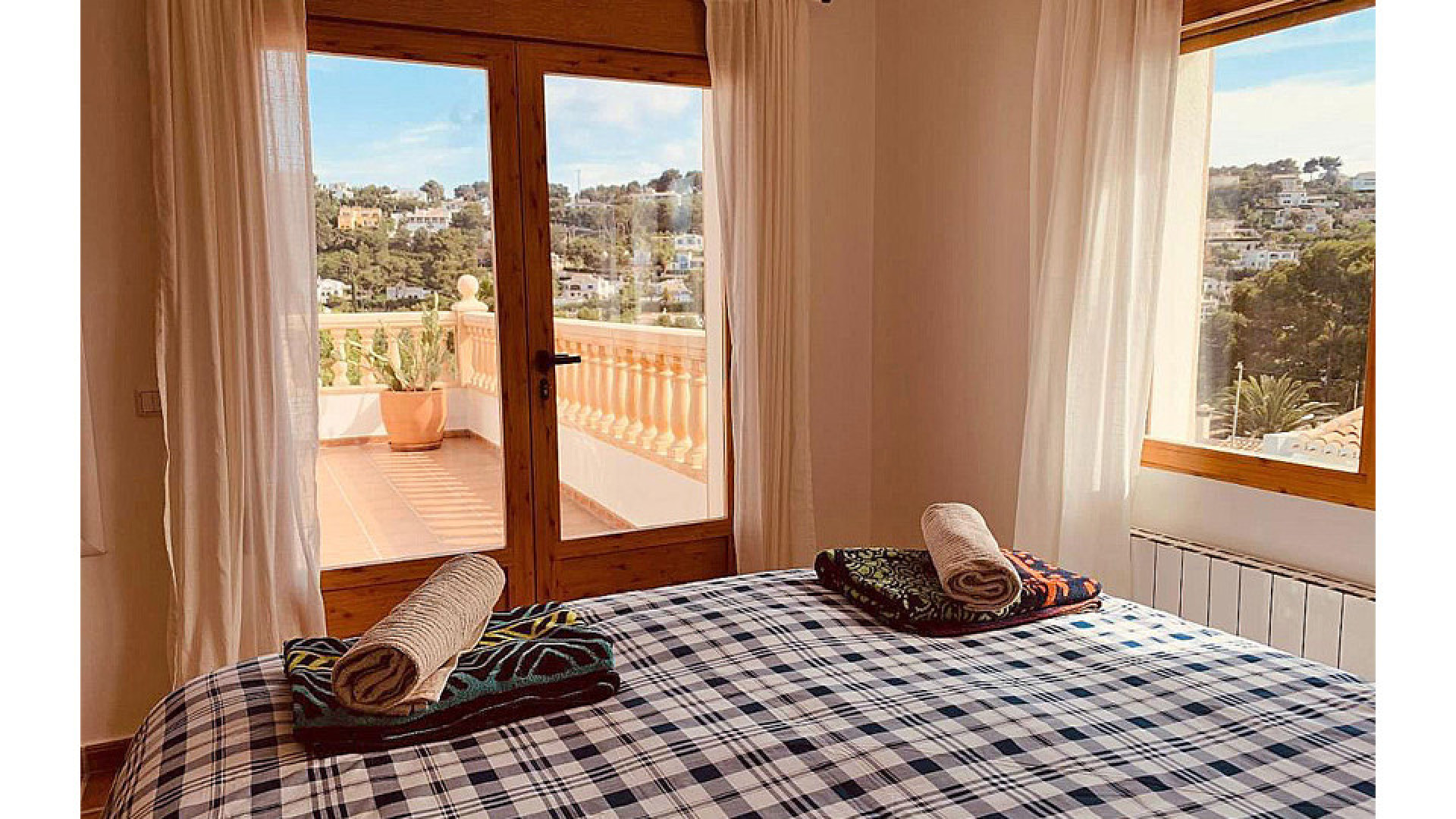 TE KOOP: Deze schitterende villa in Spanje op vijf minuten van zee en strand. 14