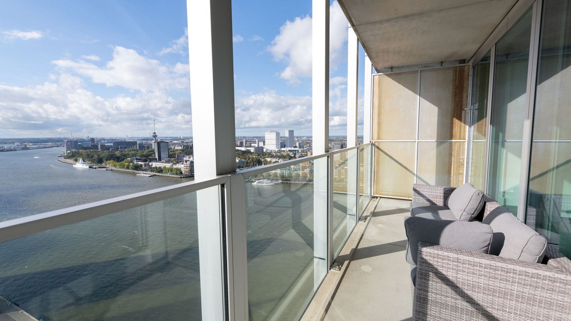 ZIEN: Ajax speler Steven Berghuis zet zijn zeer luxe Rotterdamse appartement te huur! 9