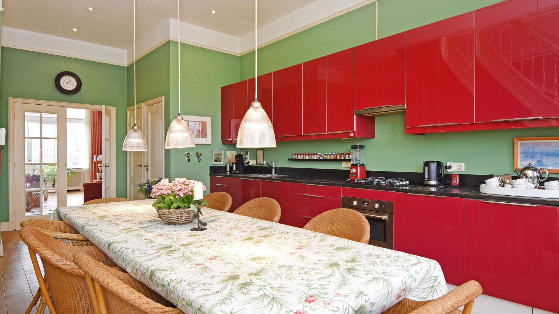 VERKOCHT: Sterfhuis Paul van Vliet verkocht voor zeer tegenvallende verkoopprijs. Zie foto's 10