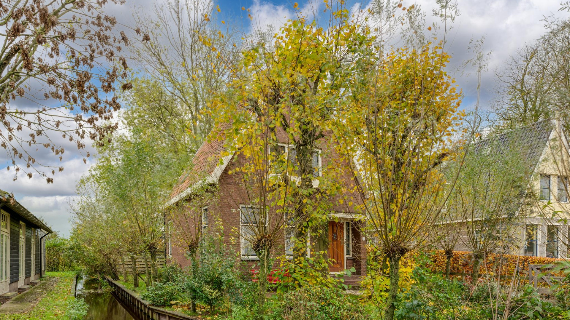 VERKOCHT: Landhuis burgemeester Femke Halsema met prachtige winst verkocht. Zie foto's 4