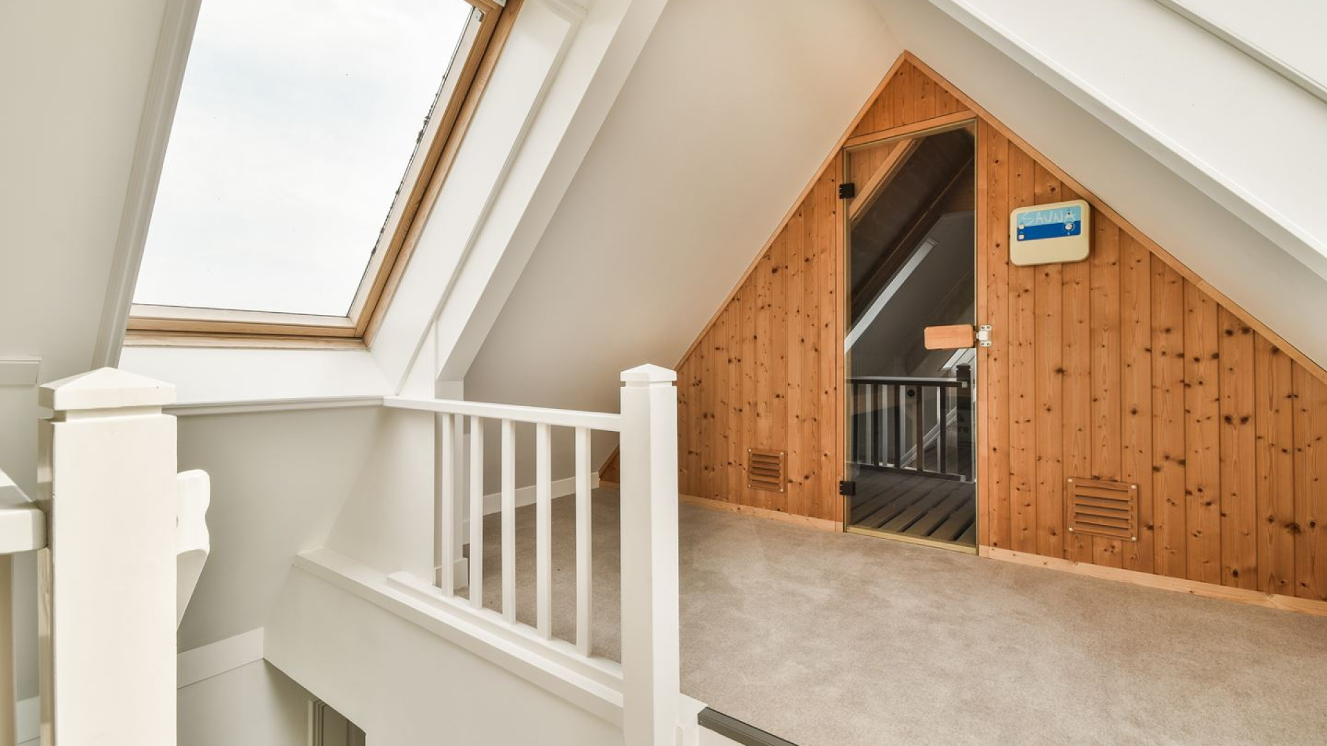 Robert Jensen heeft zijn dubbele bovenhuis met dramatisch groot verlies verkocht. Zie foto's 19