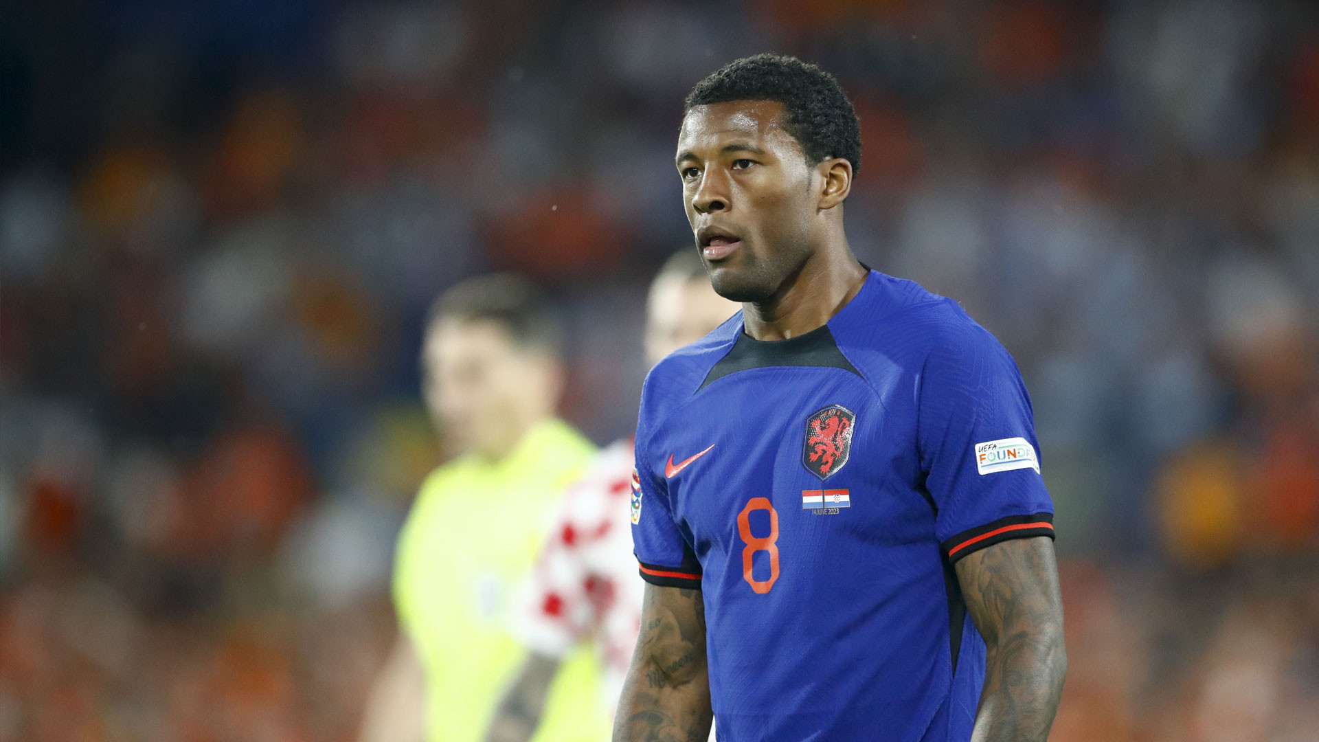 Voetballer Georginio Wijnaldum zet zijn vrijstaande villa te koop. Zie foto's 10