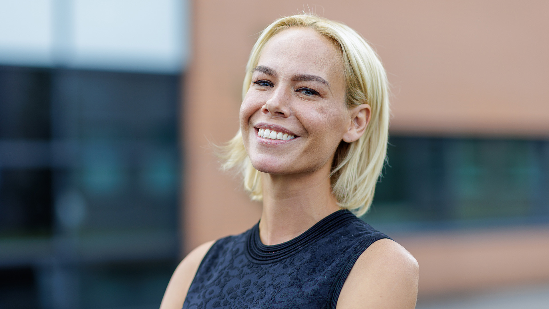 Hier start gescheiden Nicolette Kluijver een nieuwe leven . Zie foto's 1