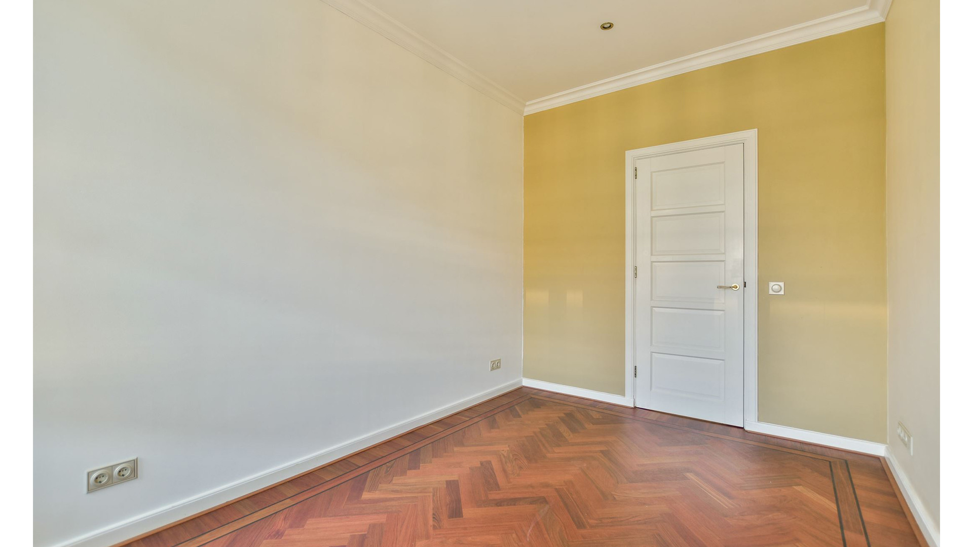 Appartement Chazia Mourali van PowNed met tonnen euro's winst verkocht.  Zie foto's 19