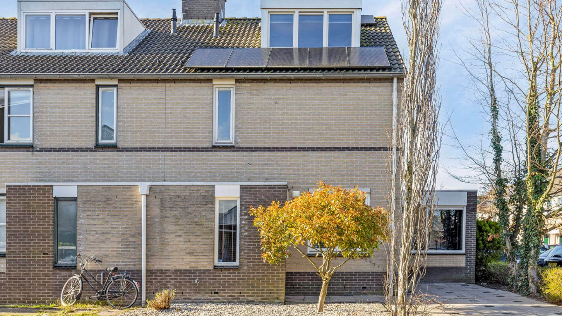 Jan Versteegh zet zijn woning in Diemen te koop. Zie foto's 2