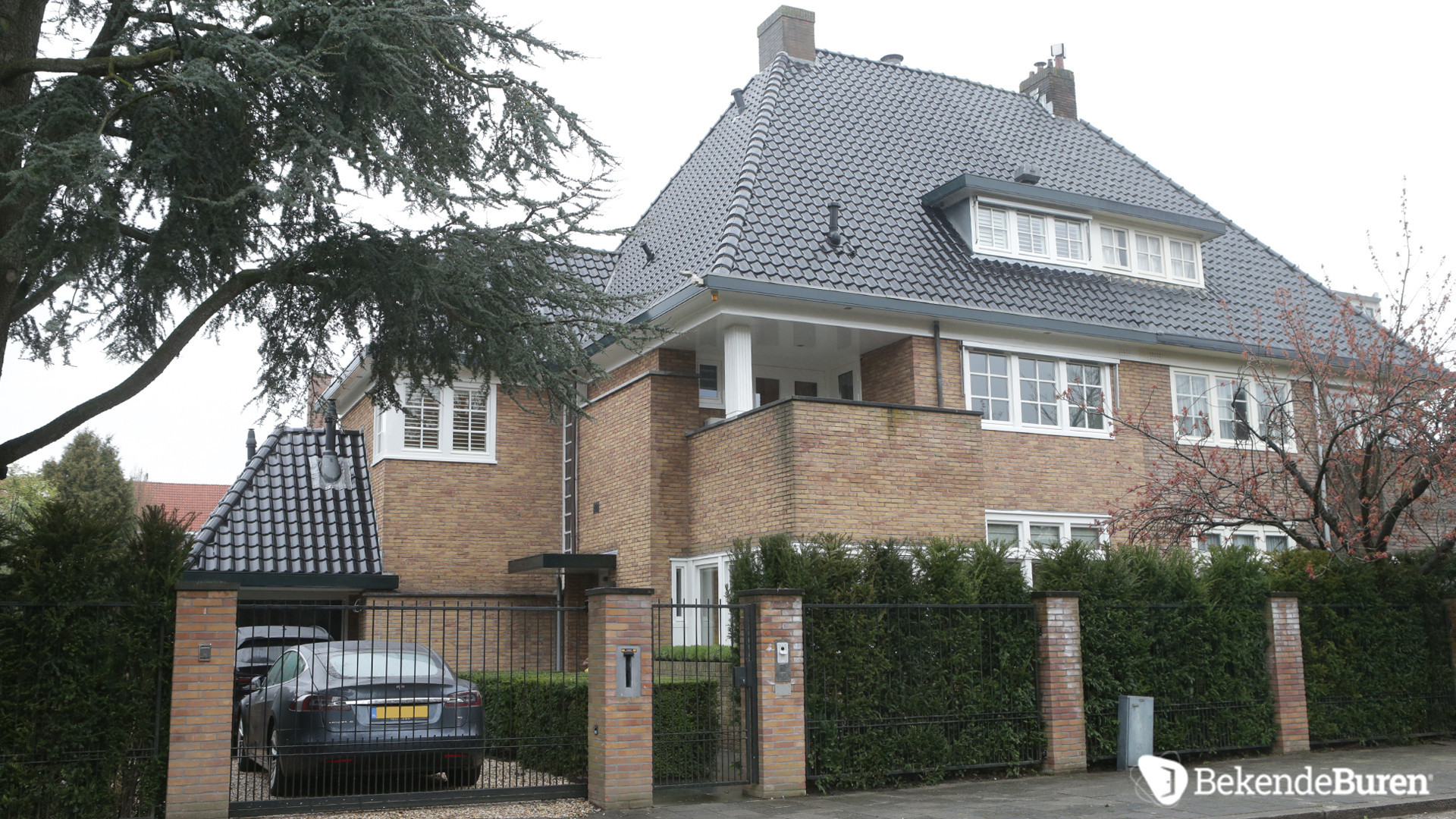 Dochter van Joop van den Ende legde 5,5 miljoen euro neer voor deze twee onder 1 kapwoning. Zie foto's 2