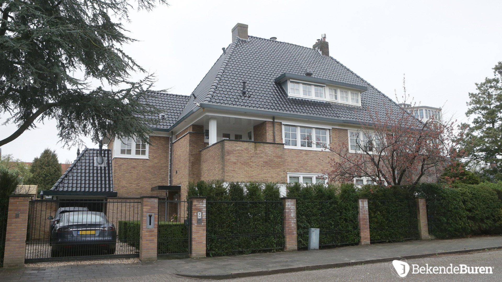 Dochter van Joop van den Ende legde 5,5 miljoen euro neer voor deze twee onder 1 kapwoning. Zie foto's 6