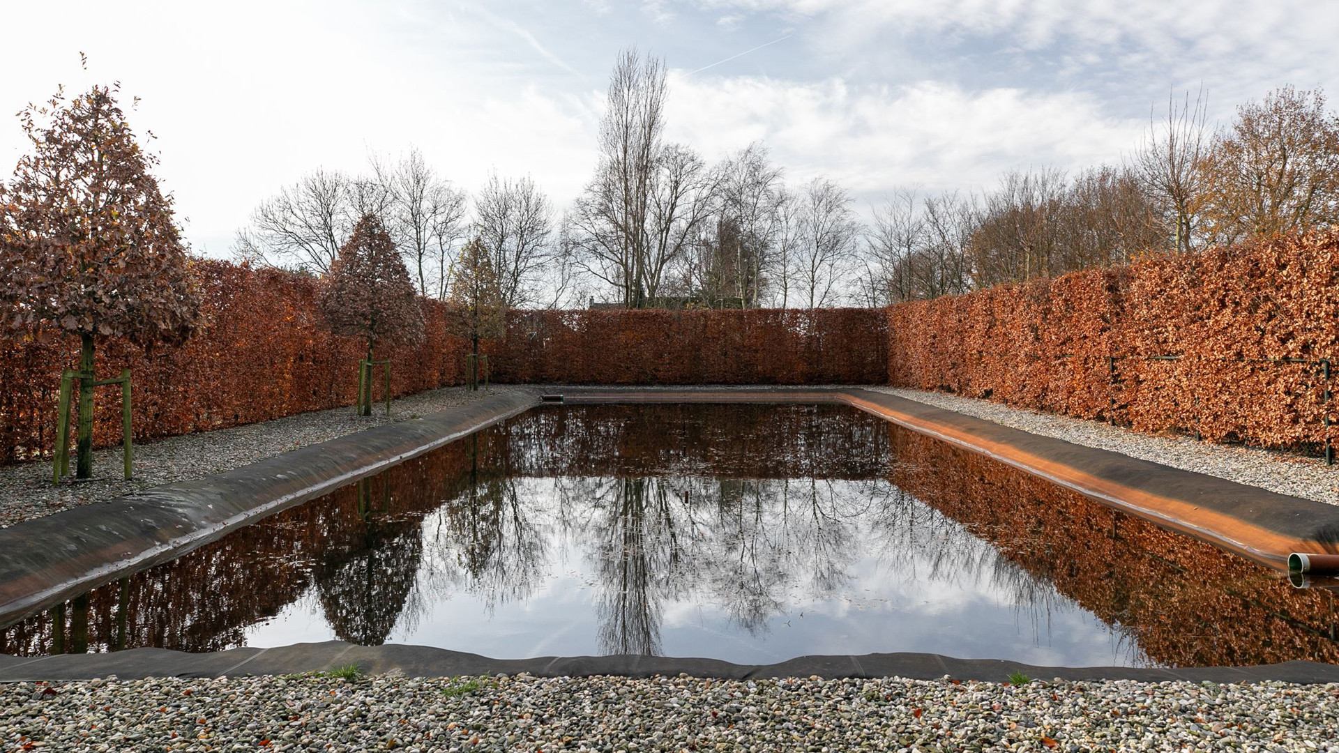 YouTube ster Gio Latooy sinds vanmorgen eigenaar van deze zeer luxe miljoenen villa. Zie foto's 66