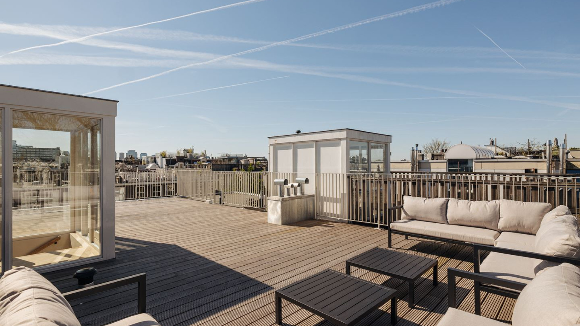 Johnny de Mol koopt penthouse in Amsterdam Zuid. Zie foto's 13