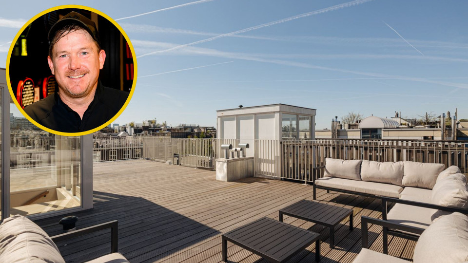 Binnenkijken in het penthouse met privé lift van Johnny de Mol. Zie foto’s