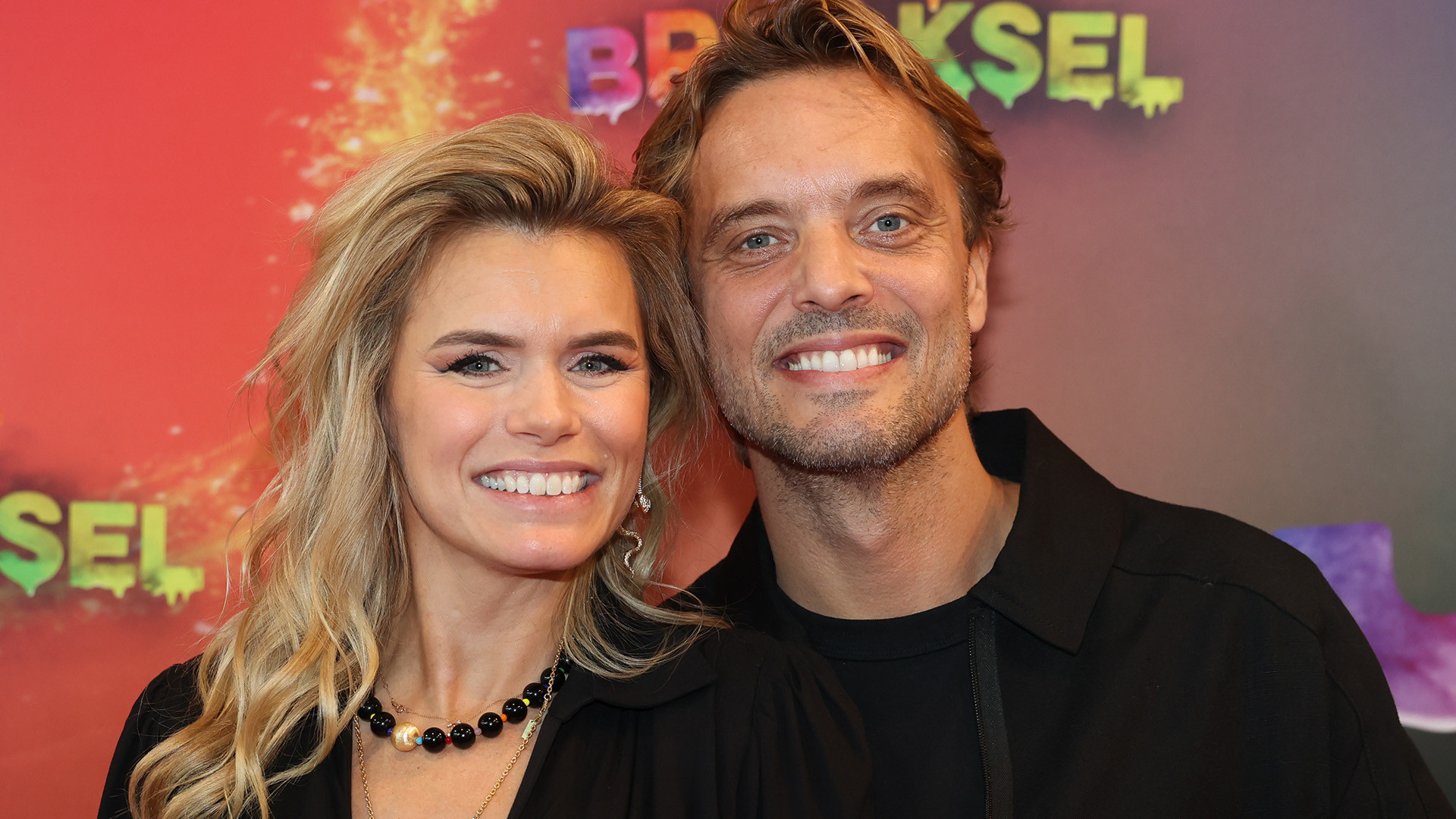 Nicolette van Dam en Bas Smit moeten dit miljoenenpand gedwongen verlaten. Zie foto's 1