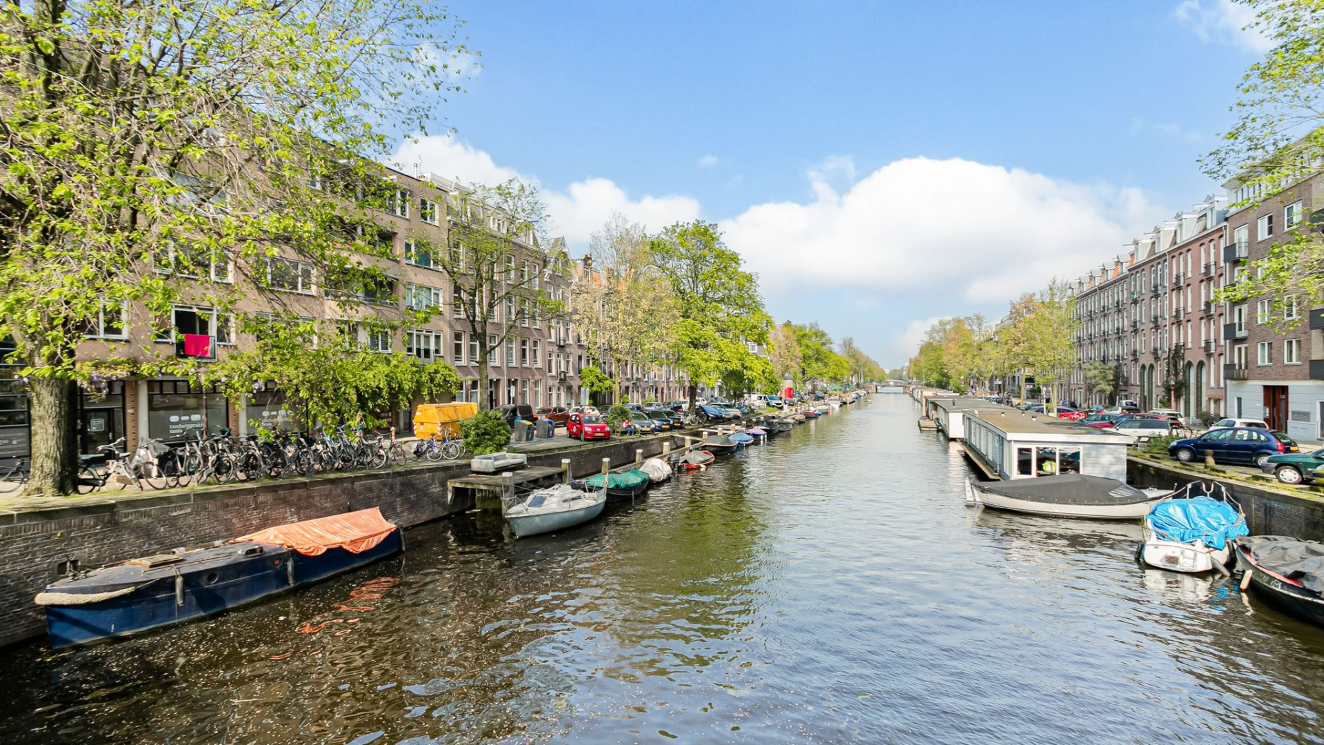 Actrice Jennifer Hoffman verkoopt haar Amsterdamse appartement tegen deze droomprijs. Zie foto's 28