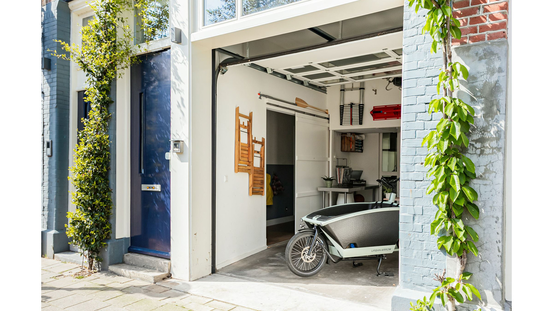 Actrice Jennifer Hoffman verkoopt haar Amsterdamse appartement tegen deze droomprijs. Zie foto's 5