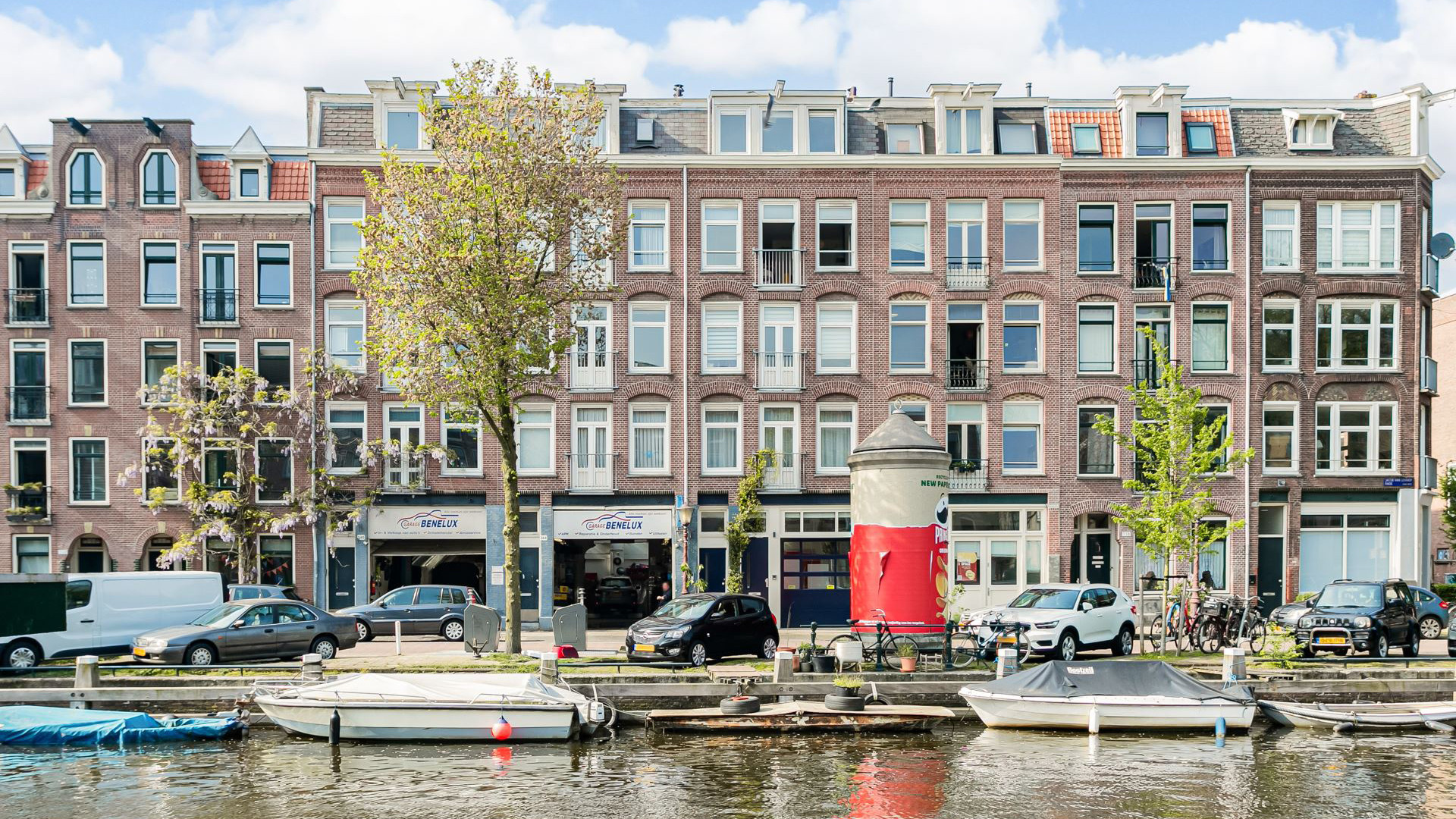 Actrice Jennifer Hoffman verkoopt haar Amsterdamse appartement tegen deze droomprijs. Zie foto's 6