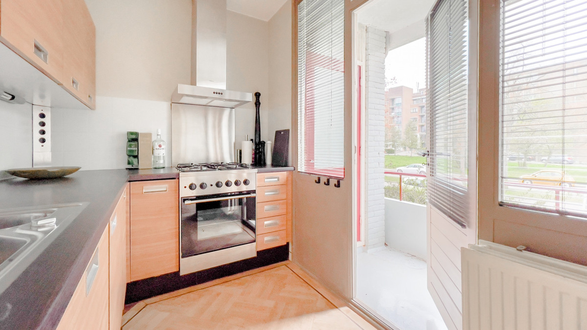 Yvonne Coldeweijer's vriend Max Vieleers vindt in recordtijd huurder voor zijn appartement. Zie foto's 6