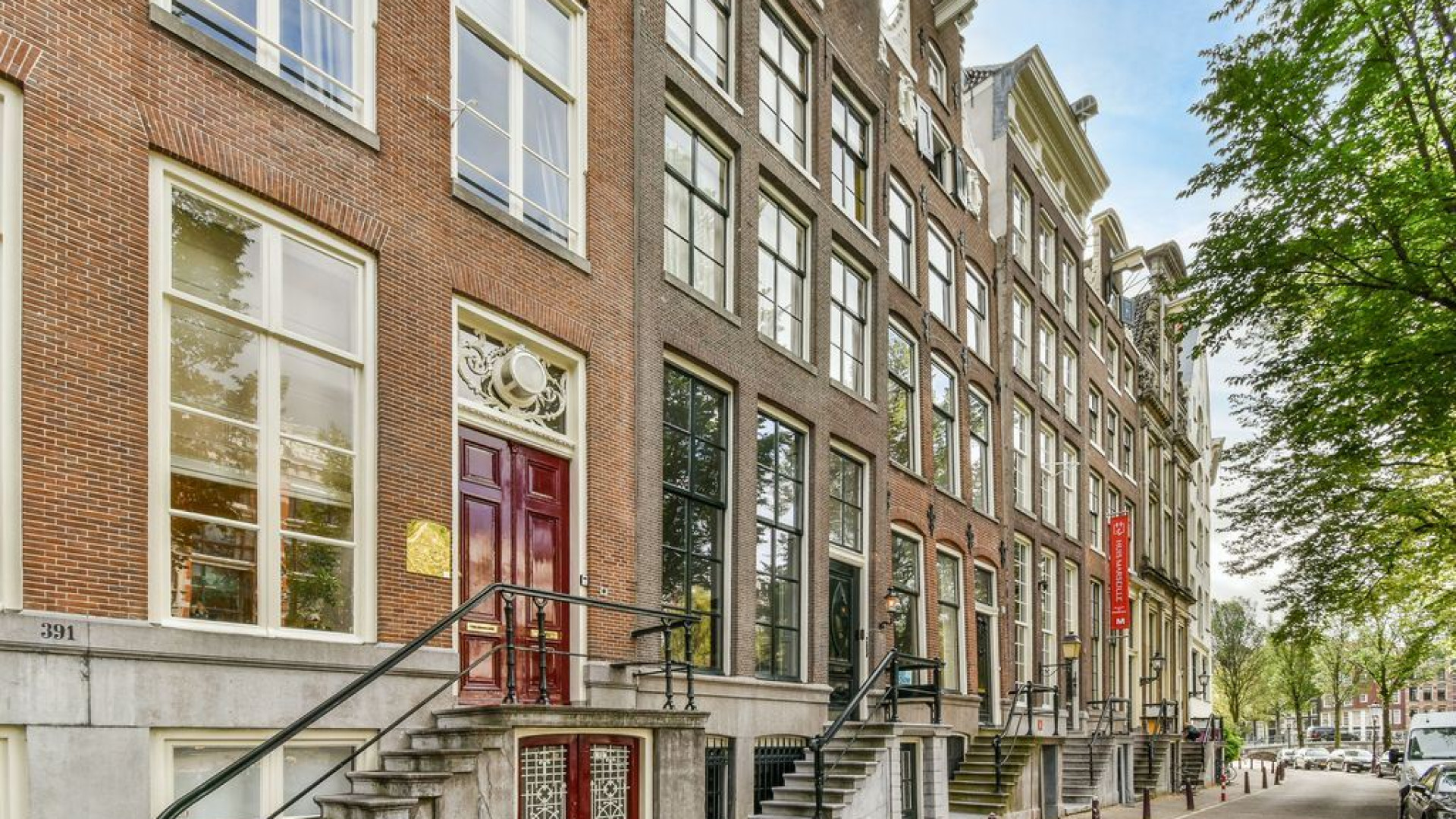 Oprichter van Uber verkoopt zijn Amsterdamse grachtenpand met vette winst. Zie foto's 1