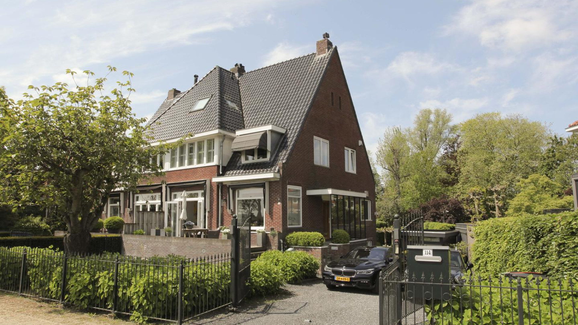 Oud Ajaxied John Heitinga koopt miljoenen herenhuis op het mooiste plekje aan de Amstel. Zie foto's 2