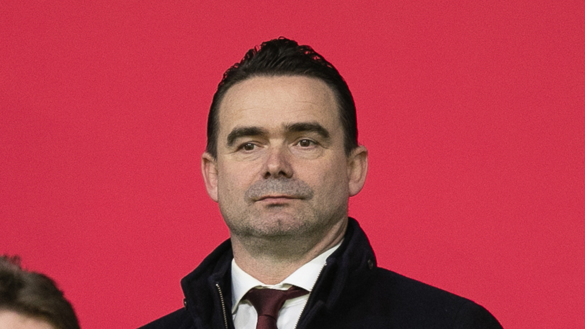 Marc Overmars verkoopt zijn luxe grachtenappartement in Amsterdam zwaar onder de vraagprijs. Zie foto's 1
