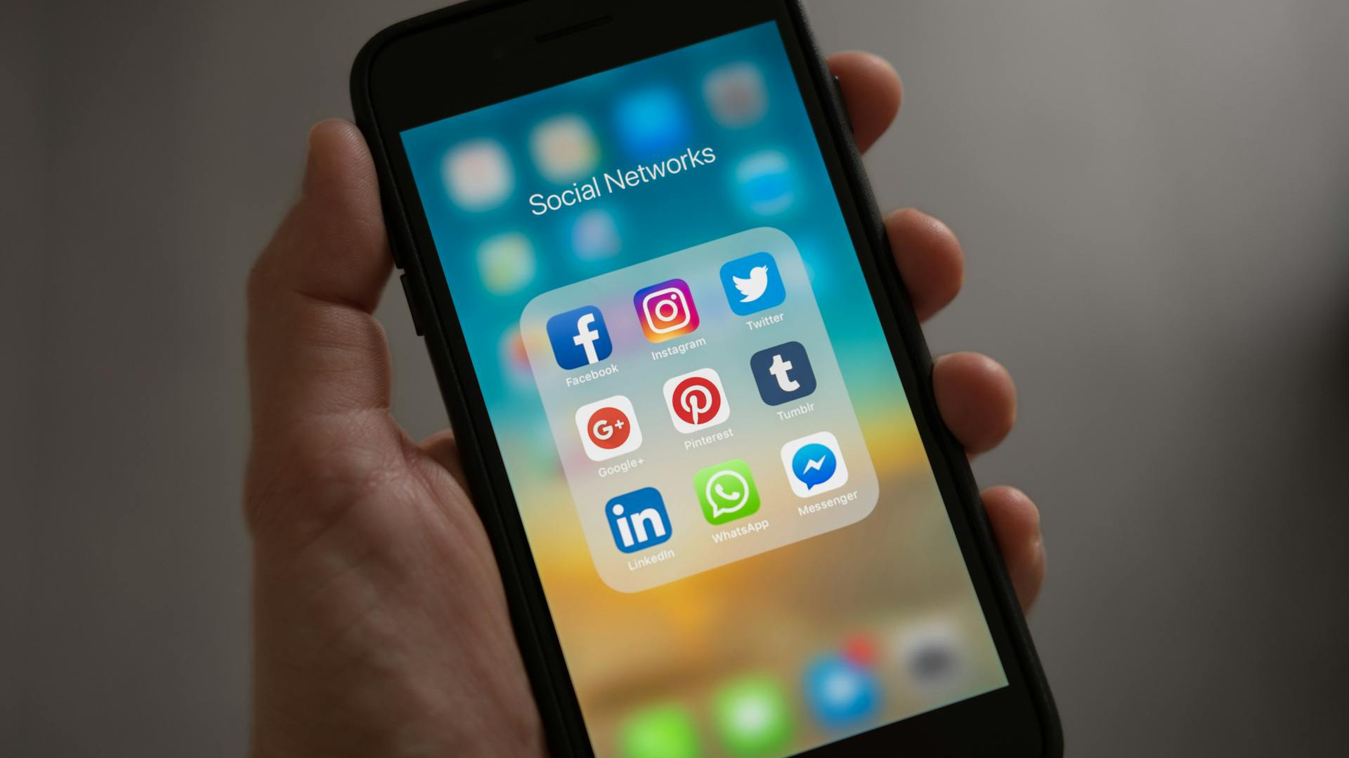 Waar de sterren stralen : de favoriete social media kanalen van beroemdheden 1