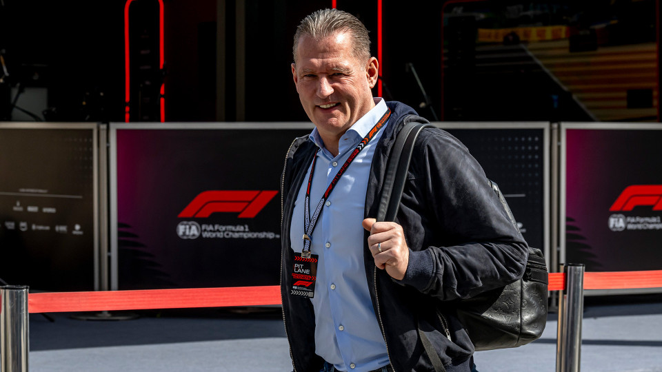 Buurman Verstappen zet zijn Amstelveense villa te koop. Zie foto’s