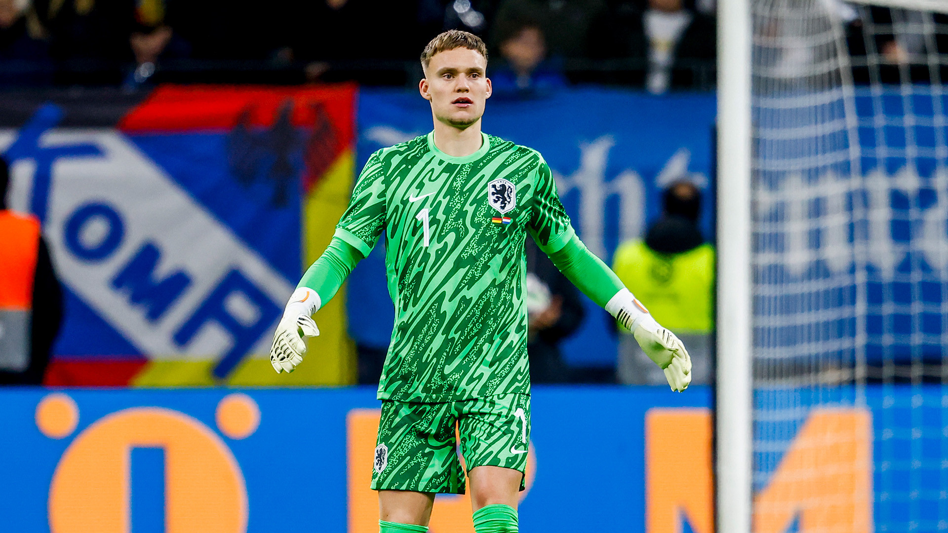 Keeper Nederlands Elftal Bart Verbruggen koopt dit krot in Breda. Zie foto's 1