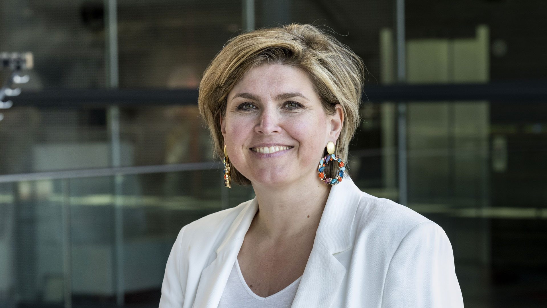 AD columniste Angela de Jong verkoopt in alle stilte haar huis in Rotterdam met bescheiden winst.  Zie foto's 1