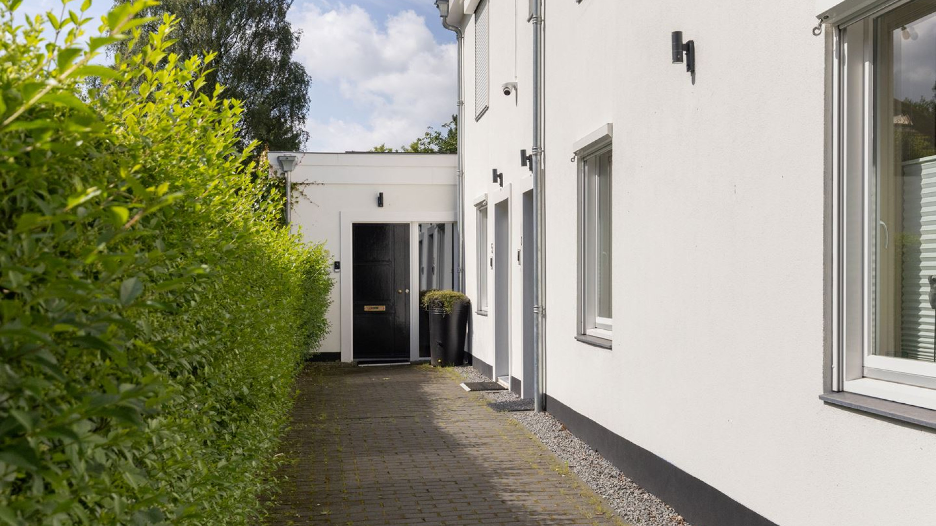 Q Music DJ Bram Krikke zet zijn luxe appartement met waanzinnig dakterras te koop. Zie foto's 4